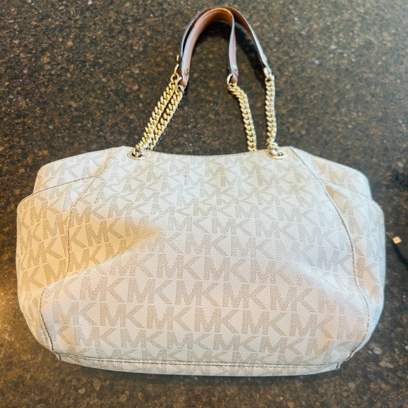 Michael Kors Monogram Beige Shoulder Bag - Picture 4 of 7